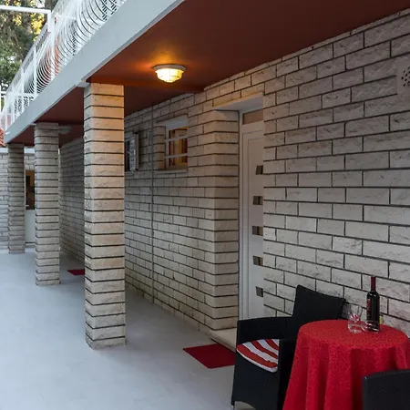 Guest house Lile 1 *
