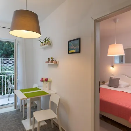 Guest house Lile 1 *