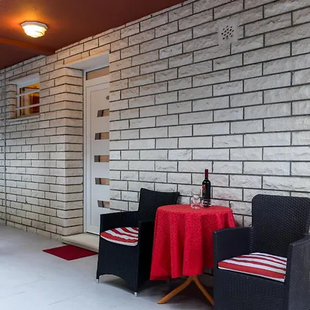 Lile 1 ゲストハウス